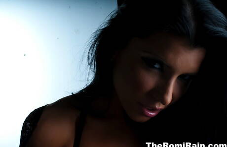 romirain.puba xxx pics collection featuring Romi Rain xxx gallery 210049